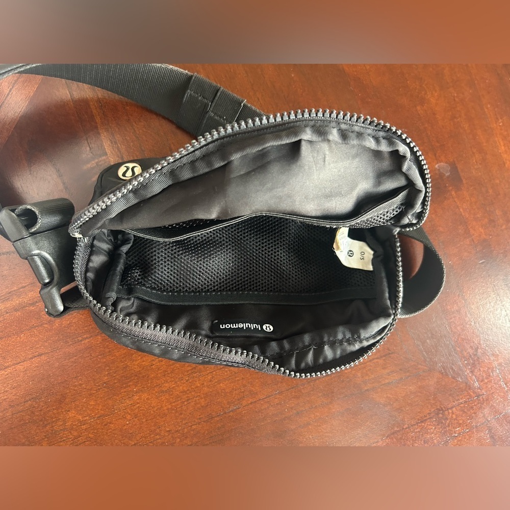 lululemon athletica Black Belt Bag - Picture 5 of 5